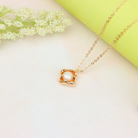 "Elegant Rose Gold Pearl Pendant Necklace for Women, XPNL1912 - Picture 11 of 13